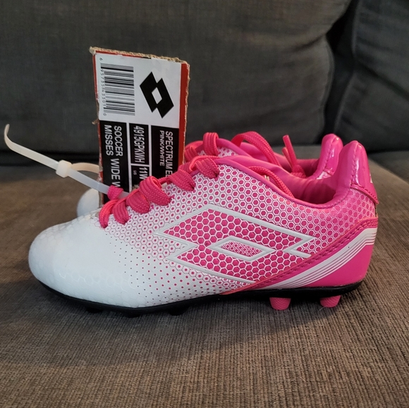 Umbro size 11W cleats NWT - Picture 1 of 3